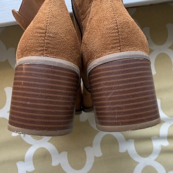 GAP Factory Chelsea Boots in Faux Suede, Cognac, Women's size 10 - Picture 13 of 14